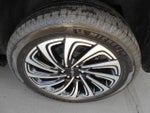 2025 Navigator L Thumbnail 18