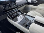 2023 Navigator L Thumbnail 24