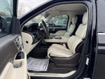 2023 Navigator L Thumbnail 10