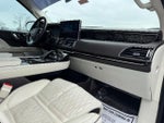 2023 Navigator L Thumbnail 19