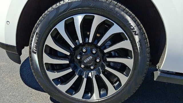 2024 Lincoln Navigator L Black Label