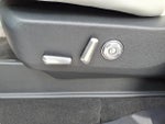 2025 Navigator L Thumbnail 8