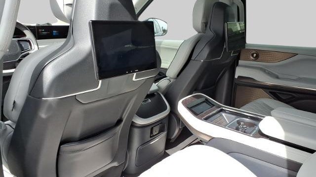 2025 Lincoln Navigator L Black Label