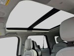 2025 Navigator L Thumbnail 14
