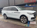 2025 Navigator L Thumbnail 1