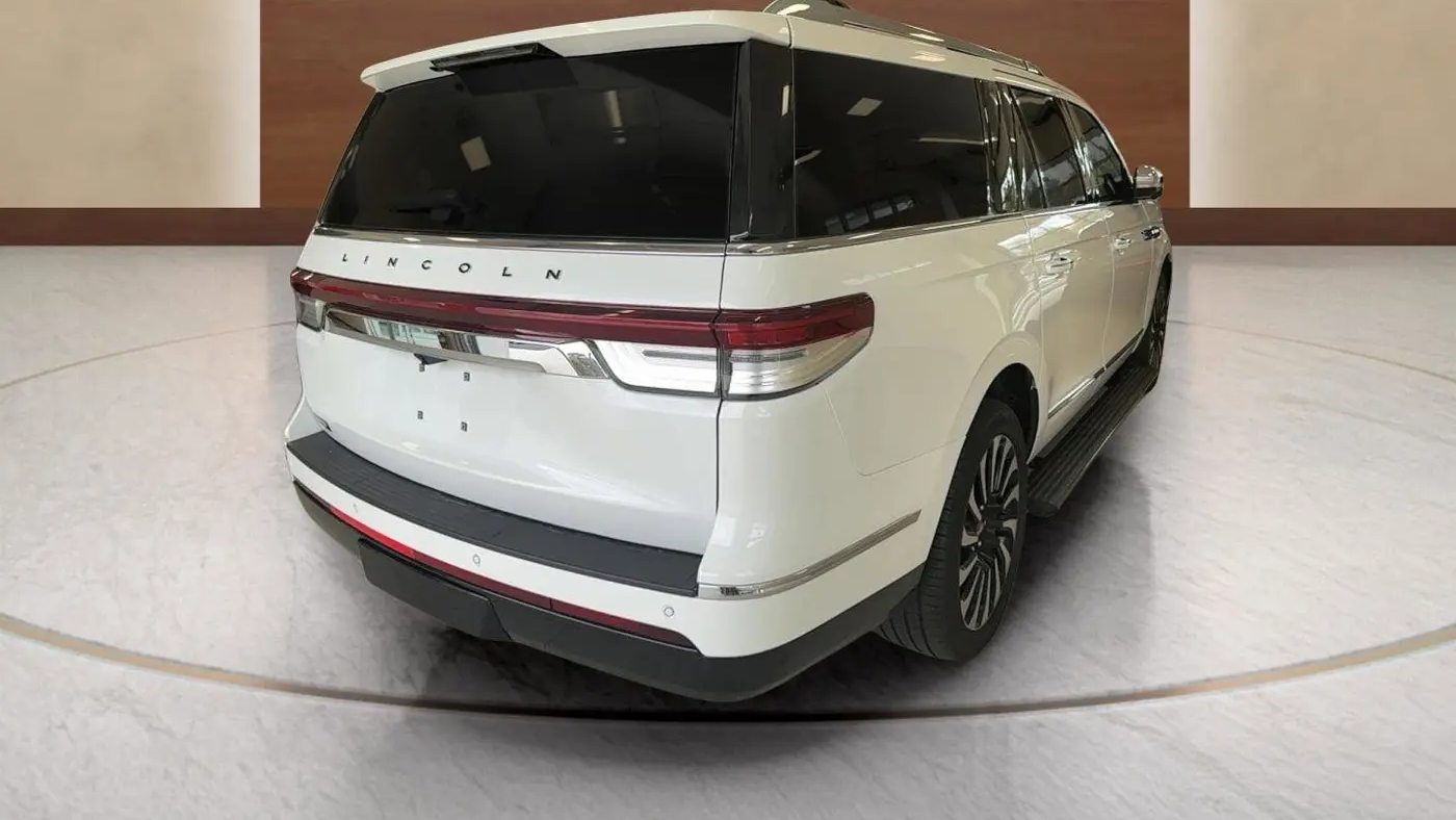 2023 Lincoln Navigator L Black Label