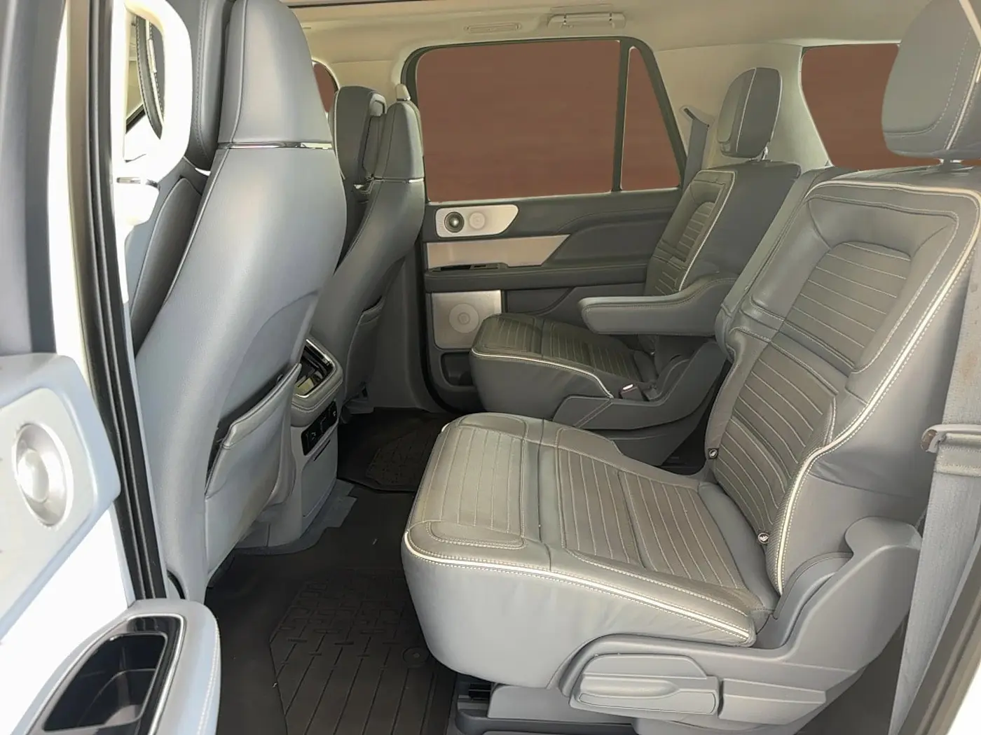 2023 Lincoln Navigator - $62,500