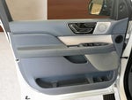2023 Navigator L Thumbnail 21