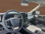2023 Navigator L Thumbnail 22