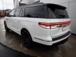2024 Navigator L Thumbnail 3