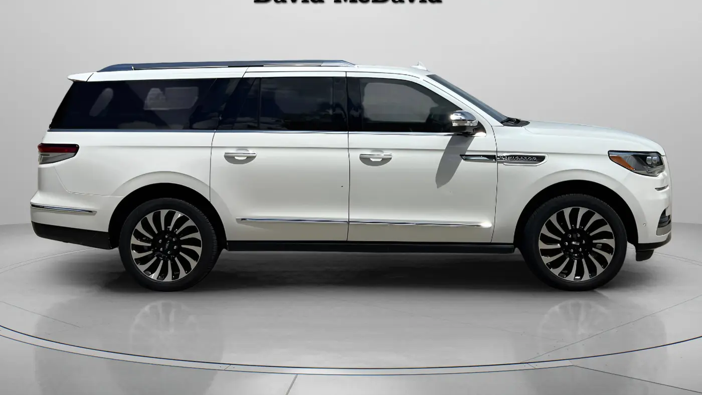 2024 Lincoln Navigator L Black Label