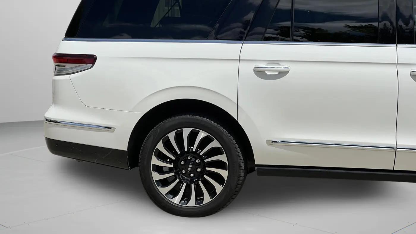 2024 Lincoln Navigator L Black Label