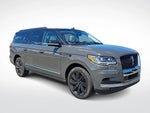 2024 Navigator L Thumbnail 1