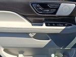 2024 Navigator L Thumbnail 16