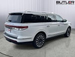 2023 Navigator L Thumbnail 5