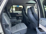 2023 Navigator L Thumbnail 11