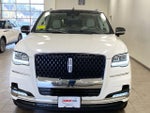 2023 Navigator L Thumbnail 3