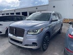 2023 Navigator L Thumbnail 2