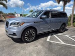 2023 Navigator L Thumbnail 3
