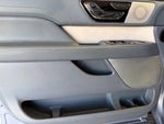 2023 Navigator L Thumbnail 11