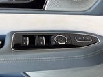 2023 Navigator L Thumbnail 13