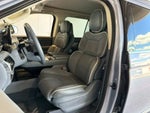 2023 Navigator L Thumbnail 14