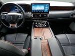2023 Navigator L Thumbnail 14
