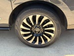 2024 Navigator L Thumbnail 5