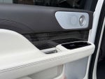 2024 Navigator L Thumbnail 12