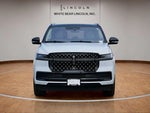 2025 Navigator L Thumbnail 2