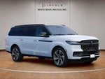 2025 Navigator L Thumbnail 3