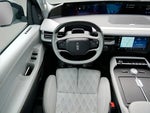 2025 Navigator L Thumbnail 13