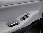2025 Navigator L Thumbnail 18