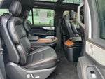 2025 Navigator L Thumbnail 23