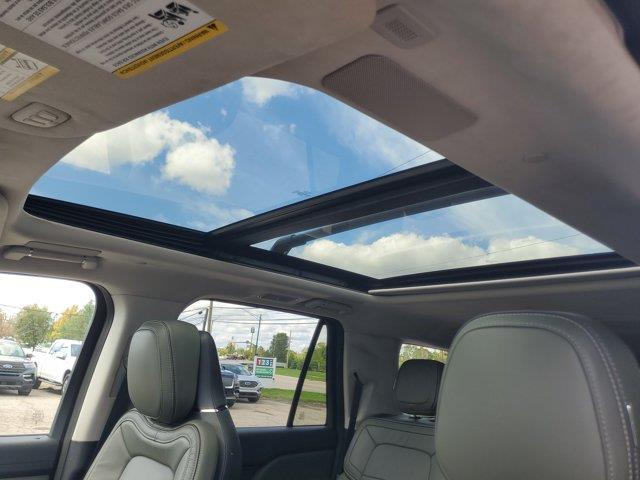2023 Lincoln Navigator - $62,995