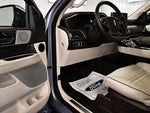 2023 Navigator L Thumbnail 14