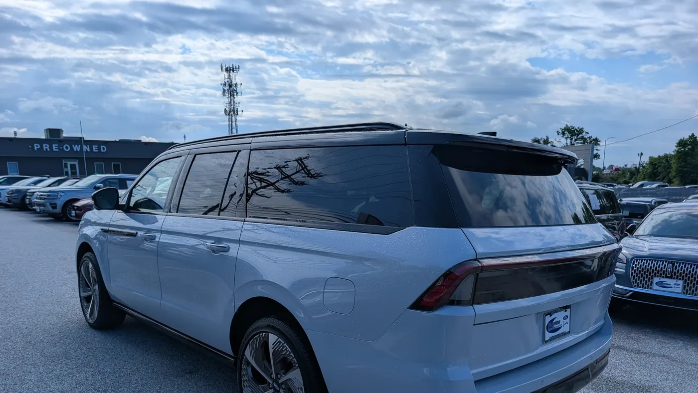 2025 Lincoln Navigator L Black Label