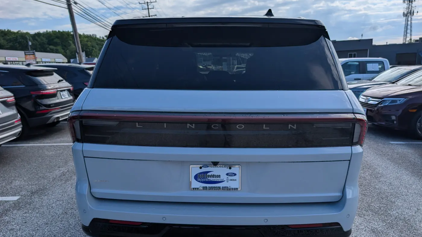 2025 Lincoln Navigator L Black Label