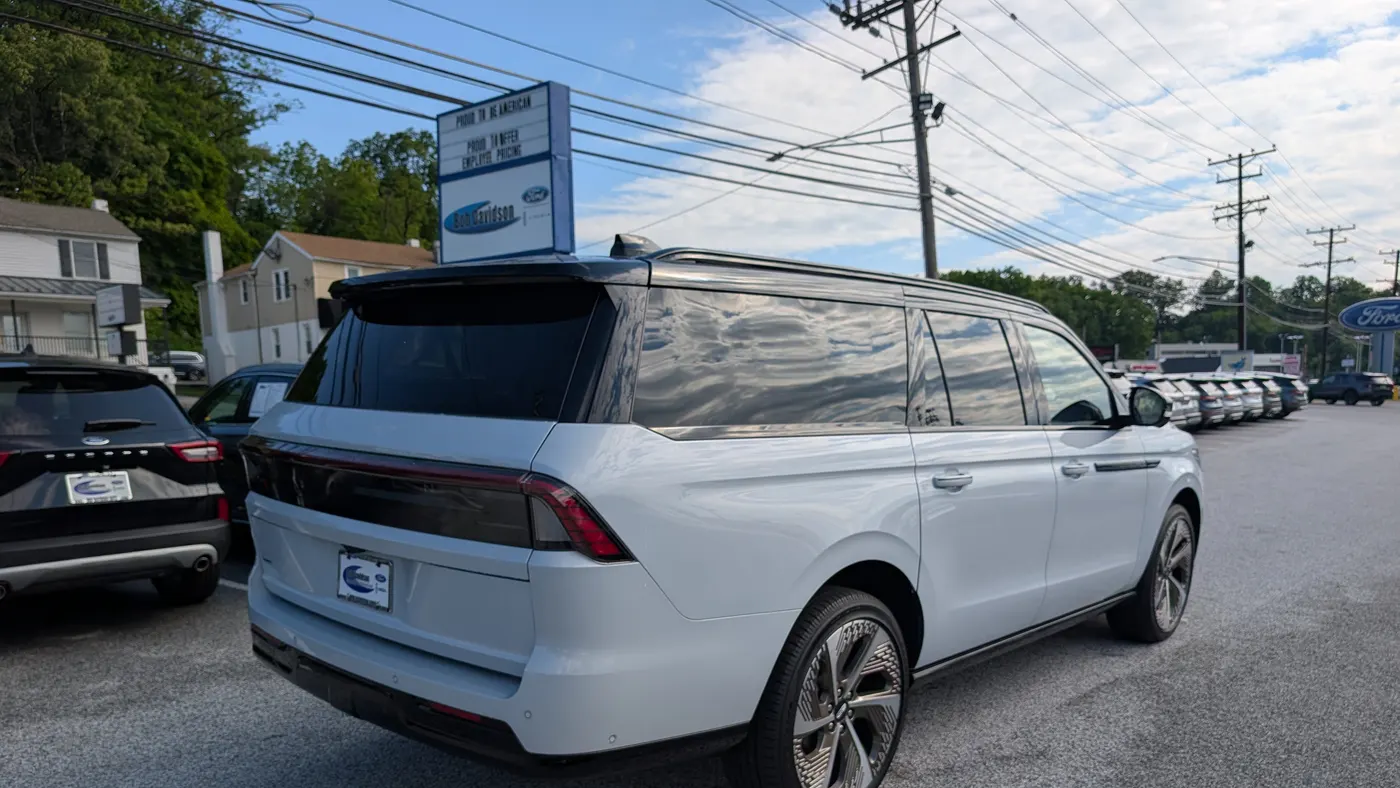 2025 Lincoln Navigator L Black Label