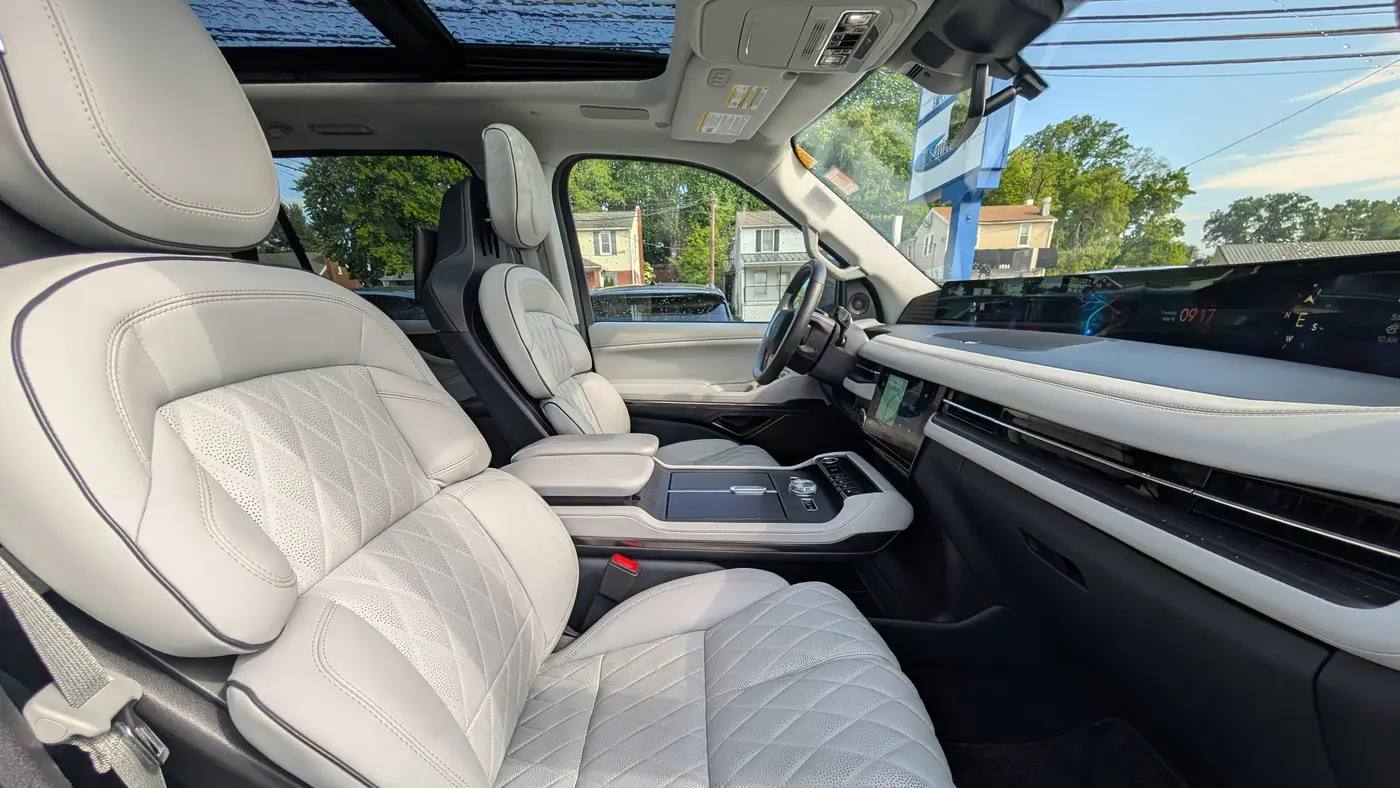 2025 Lincoln Navigator L Black Label