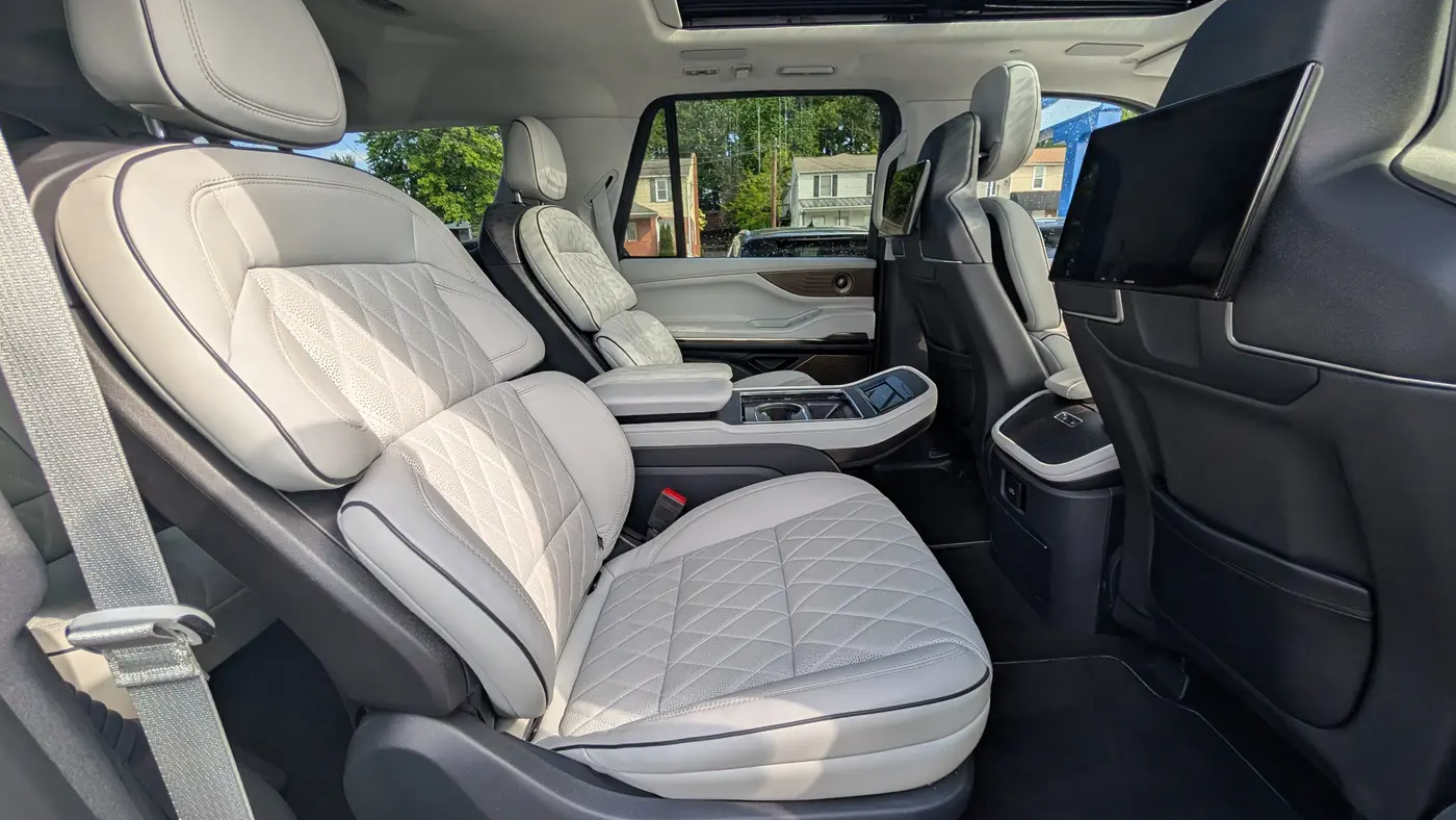 2025 Lincoln Navigator L Black Label