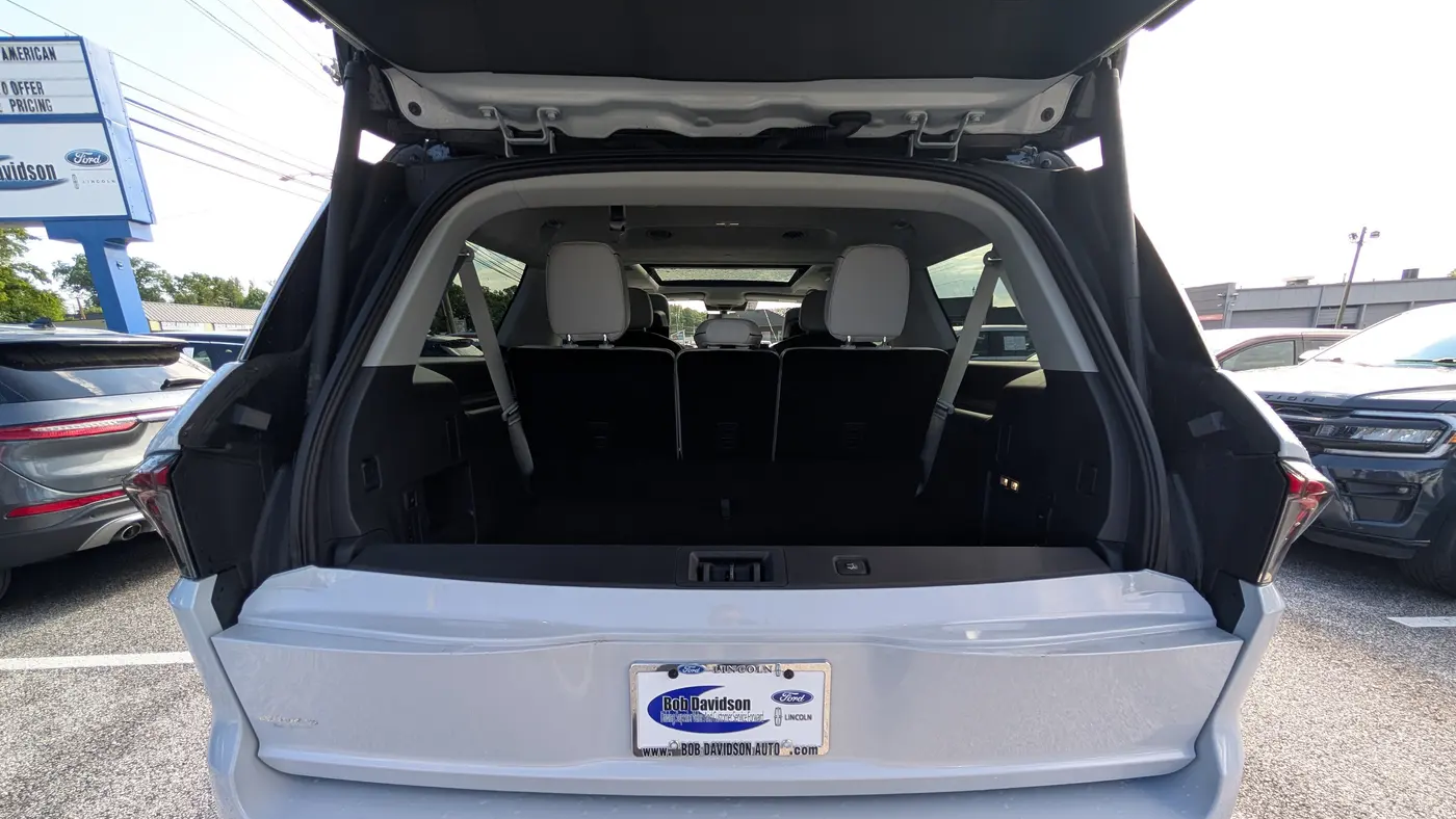 2025 Lincoln Navigator L Black Label