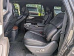 2025 Navigator L Thumbnail 8