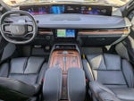 2025 Navigator L Thumbnail 9