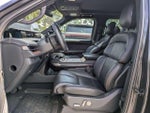 2025 Navigator L Thumbnail 11