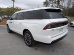 2025 Navigator L Thumbnail 6