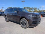 2025 Navigator L Thumbnail 1