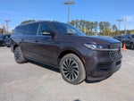 2025 Navigator L Thumbnail 2