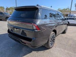 2025 Navigator L Thumbnail 4