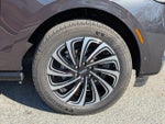2025 Navigator L Thumbnail 12